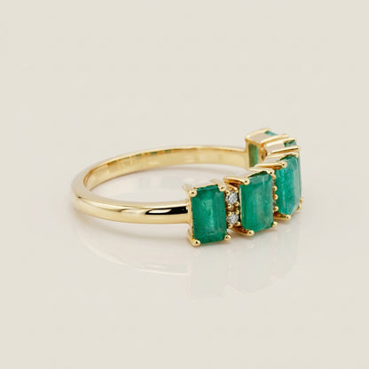 Churumbela con Esmeraldas y Diamantes en Oro Amarillo de 14K