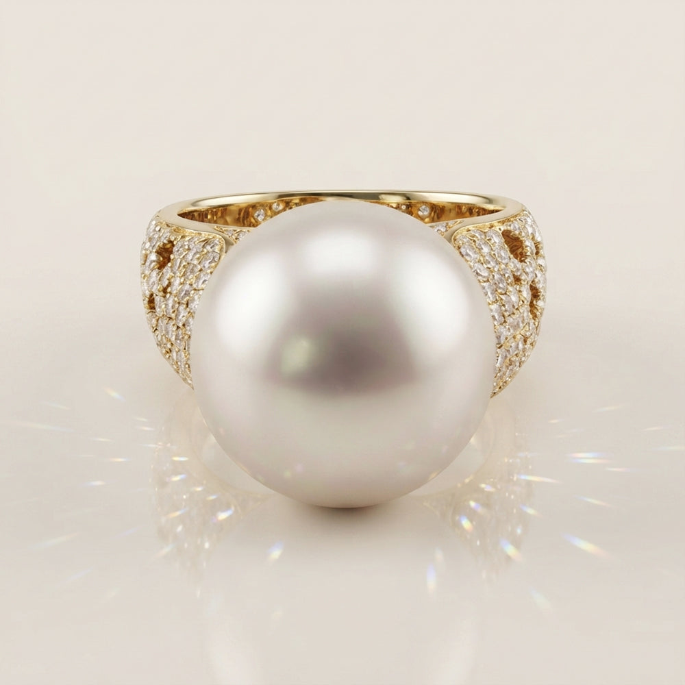 Anillo con Perla y Diamantes en Oro Amarillo de 14K
