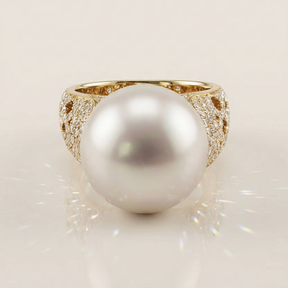 Anillo con Perla y Diamantes en Oro Amarillo de 14K
