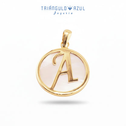 Dije de Madre Perla Letra A en Oro Amarillo de 14K