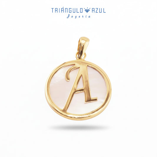 Dije de Madre Perla Letra A en Oro Amarillo de 14K