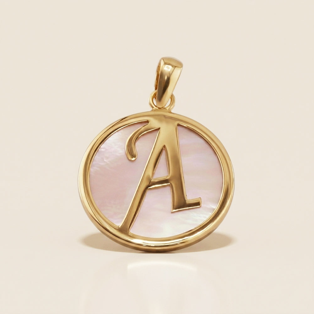 Dije de Madre Perla Letra A en Oro Amarillo de 14K
