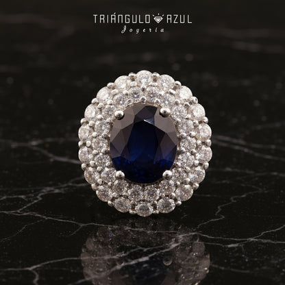 Anillo con Zafiro de 6 CTS y Diamantes de 2.41 CTS Total en Oro Blanco de 14K