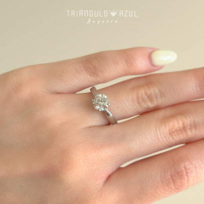 Anillo de Compromiso con Diamante de 1.00 CTS en Oro Blanco de 18K