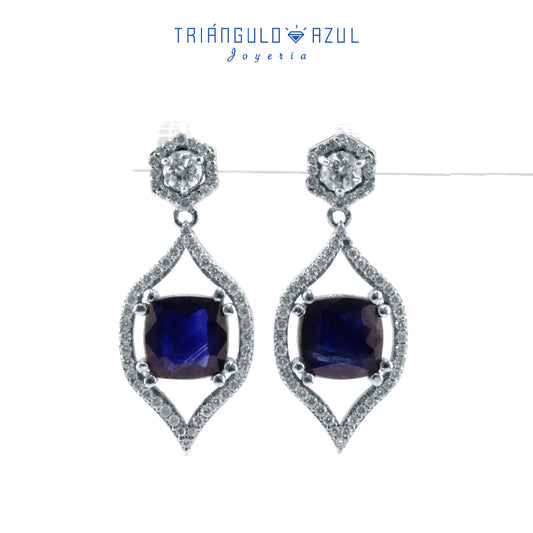 Aretes de Zafiro con 4.66 CTS Total y Diamantes con 0.99 CTS Total en Oro Blanco de 14K