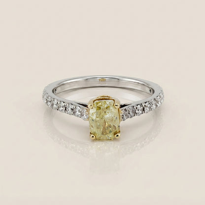 Anillo de Compromiso con Diamante Canario con Laterales en Oro Blanco y Amarillo de 18K