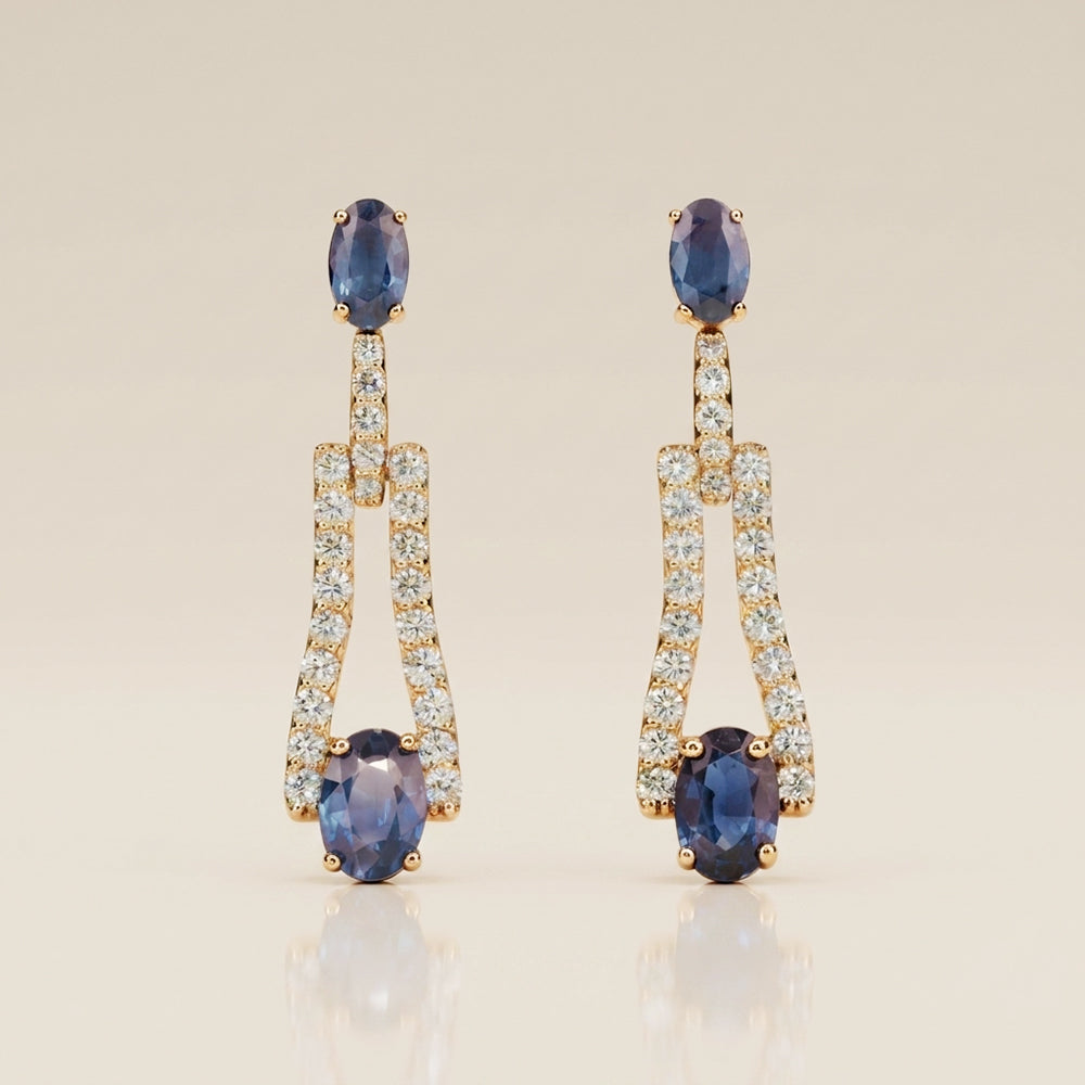 Aretes de Zafiro con 1.78 CTS Total y Diamantes con 0.68 CTS Total en Oro Amarillo de 14K