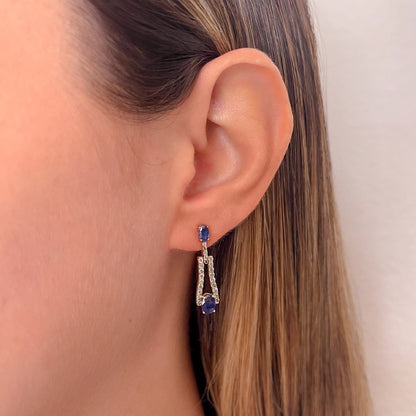 Aretes de Zafiro con 1.78 CTS Total y Diamantes con 0.68 CTS Total en Oro Amarillo de 14K