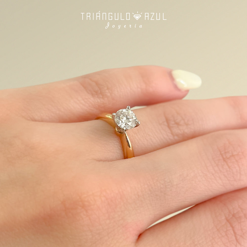 Anillo de Compromiso Con Diamante de 0.81 CTS H VS2 GIA en Oro Amarillo y Blanco de 14K
