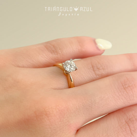 Anillo de Compromiso Con Diamante de 0.81 CTS H VS2 GIA en Oro Amarillo y Blanco de 14K