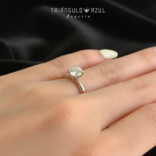 Anillo de Compromiso con Diamante 0.70 CTS en Oro Blanco de 14K