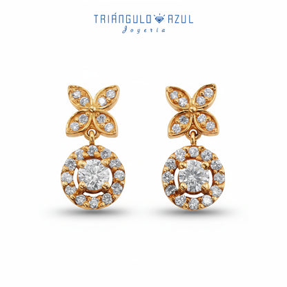 Aretes Flor de Diamantes con 0.95 CTS Total en Oro Amarillo de 14K