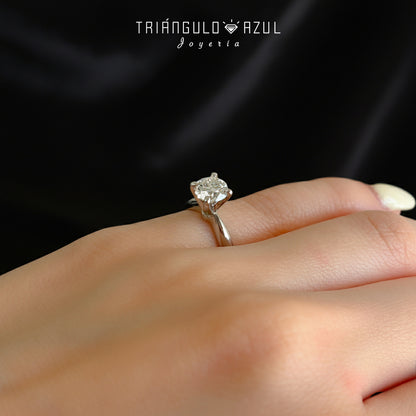 Anillo de Compromiso con Diamante de 0.90 CTS en Oro Blanco de 14K