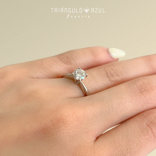 Anillo de Compromiso con Diamante 0.70 CTS en Oro Blanco de 14K