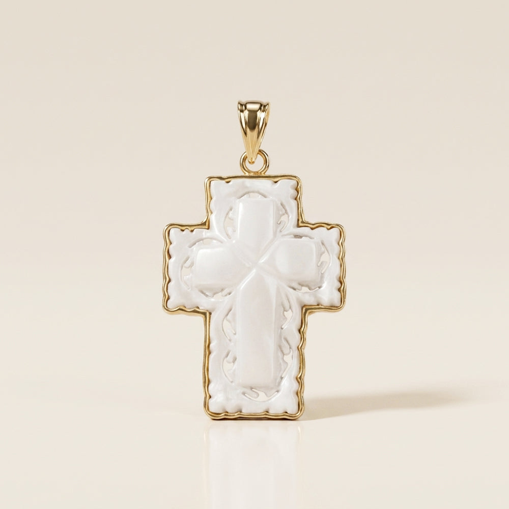 Dije Cruz con Madre Perla en Oro Amarillo de 14K
