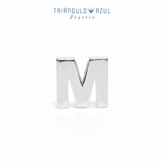 Dije Letra M en Oro Blanco de 14K