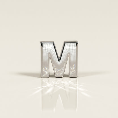 Dije Letra M en Oro Blanco de 14K
