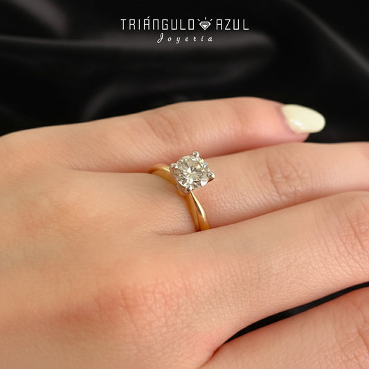 Anillo de Compromiso con Diamante 0.87 CTS en Oro Amarillo y Blanco de 14K