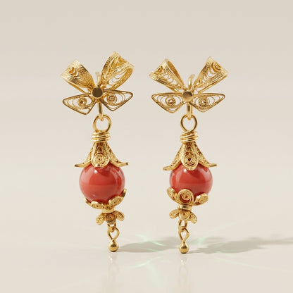 Aretes Filigrana Colgante con Coral en Oro Amarillo de 9K