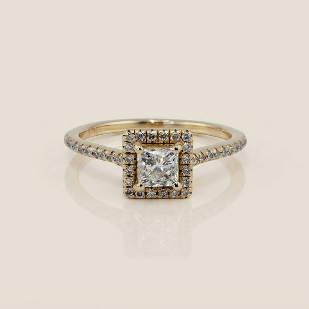 Anillo de Compromiso con Laterales en Oro Amarillo de 14K
