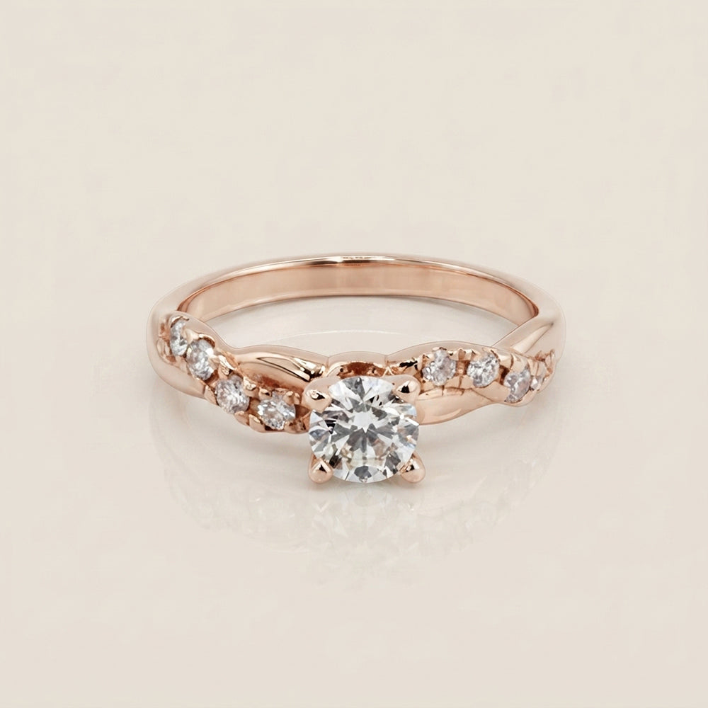 Anillo de Compromiso con Laterales en Oro Rosa de 14K (CERTIFICADO GIA)
