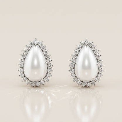 Aretes de Medias Perlas con 5.25 CTS Total y Diamantes con 1.08 CTS Total en Oro Blanco de 14K