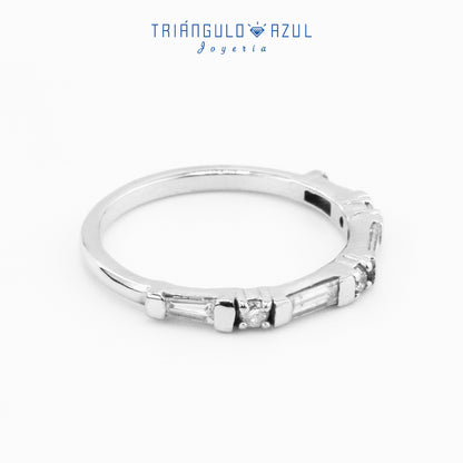 Churumbela Baguette 0.39 CTS Total + Diamantes 0.10 CTS Total en Oro Blanco de 14K