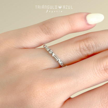 Churumbela Baguette 0.39 CTS Total + Diamantes 0.10 CTS Total en Oro Blanco de 14K