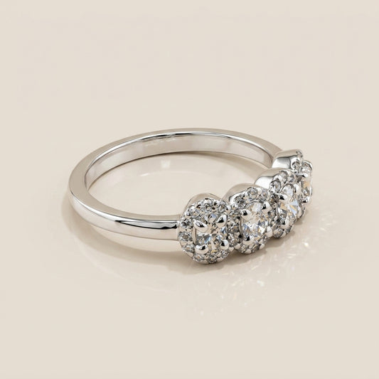 Churumbela Halo de Diamantes en Oro Blanco de 14K
