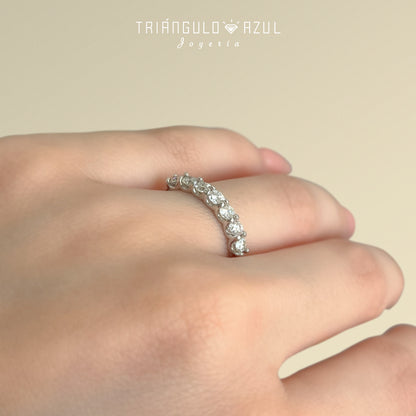 Churumbela Tipo U de Diamantes con 0.62 CTS Total en Oro Blanco de 14K