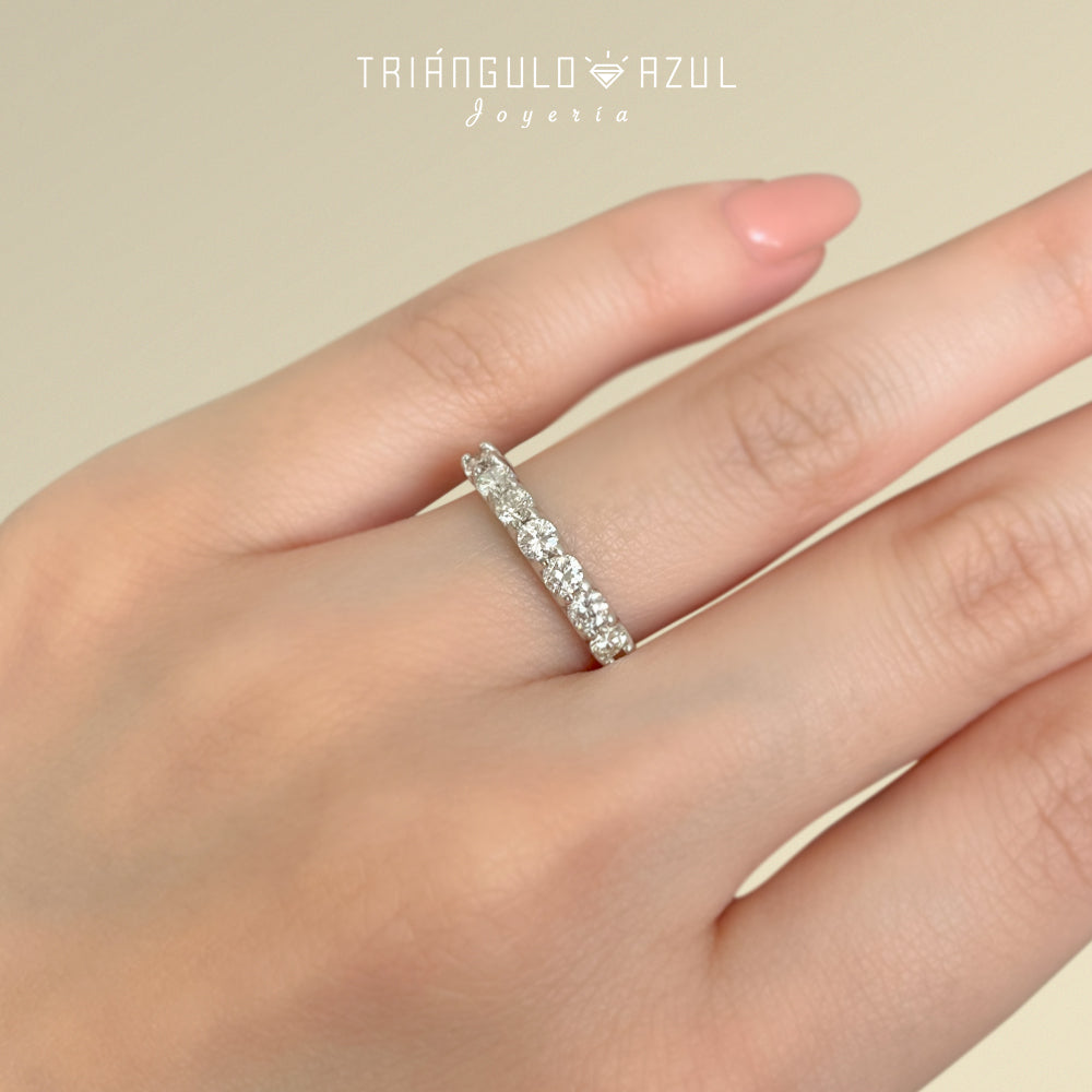 Churumbela Tipo U de Diamantes con 0.62 CTS Total en Oro Blanco de 14K