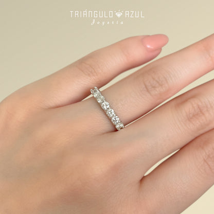 Churumbela Tipo U de Diamantes con 0.62 CTS Total en Oro Blanco de 14K