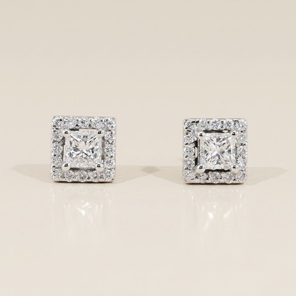 Aretes Halo Princesa de Diamantes con 1.14 CTS Total en Oro Blanco de 14K
