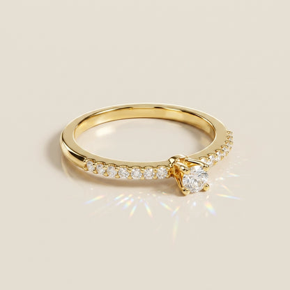 Anillo de Compromiso con Laterales en Oro Amarillo de 14K