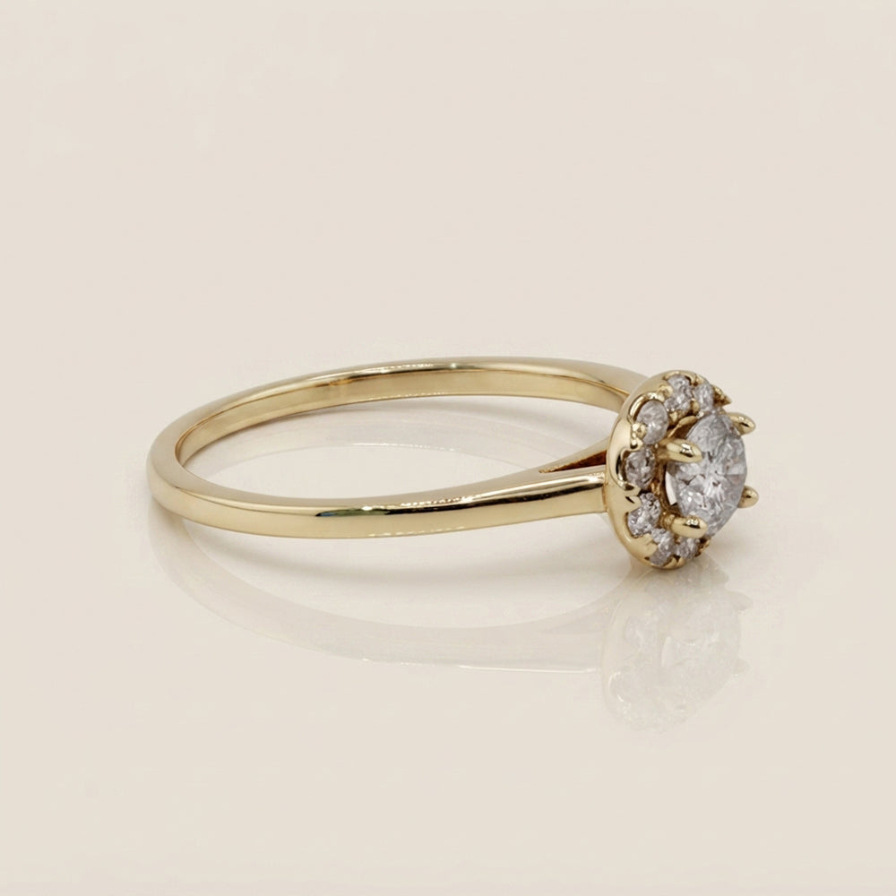 Anillo de Compromiso con Halo en Oro Amarillo de 14K