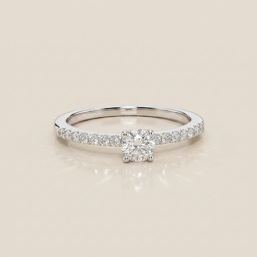 Anillo de Compromiso con Laterales en Oro Blanco de 14K
