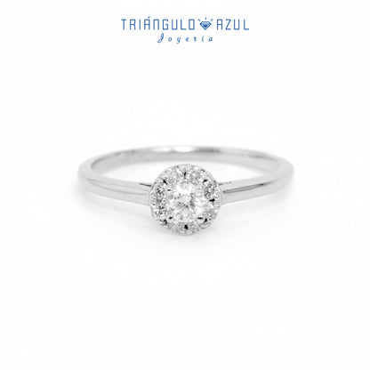 Anillo Compromiso Tipo Roseta con Diamante Central de 0.13 CTS y Laterales con 0.13 CTS Total en Oro Blanco de 14K