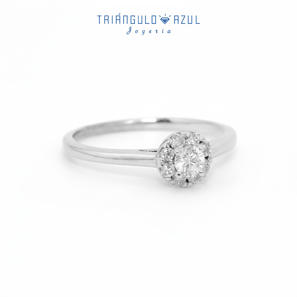 Anillo Compromiso Tipo Roseta con Diamante Central de 0.13 CTS y Laterales con 0.13 CTS Total en Oro Blanco de 14K