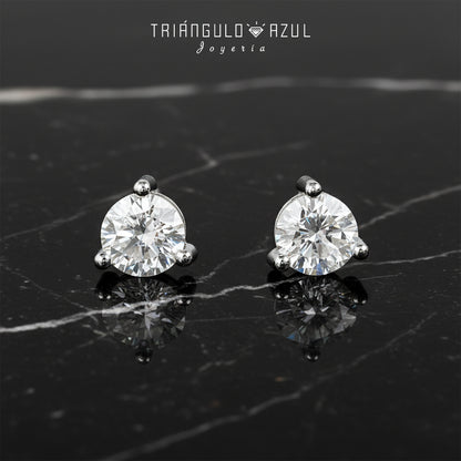 Broqueles Sencillos de Diamantes con 1.45 CTS Total en Oro Blanco de 14K