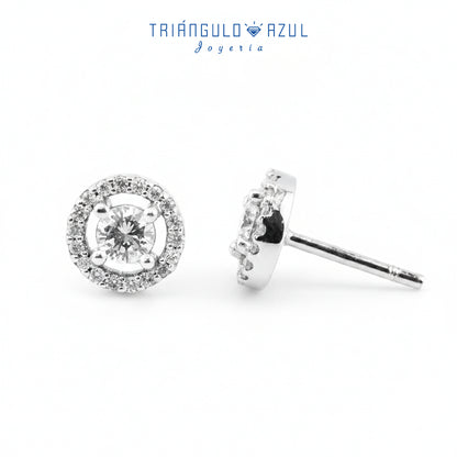 Broqueles Halo con Diamantes Centrales con 0.40 CTS Total y Diamantes Laterales con 0.18 CTS Total en Oro Blanco de 14K