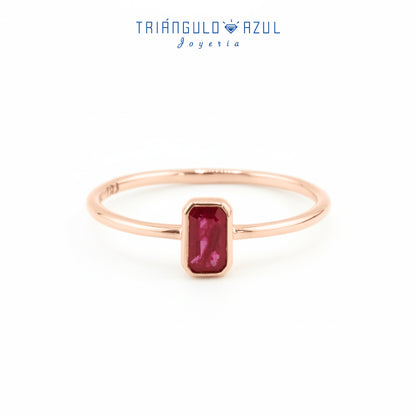 Anillo Biselado de Rubí con 0.35 CTS Total en Oro Rosa de 14K