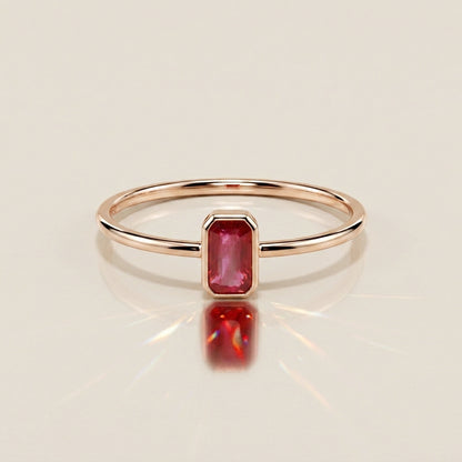 Anillo Solitario de Rubí en Oro Rosa de 14K