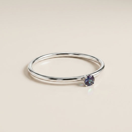 Anillo Solitario de Zafiro Oro Blanco de 14K