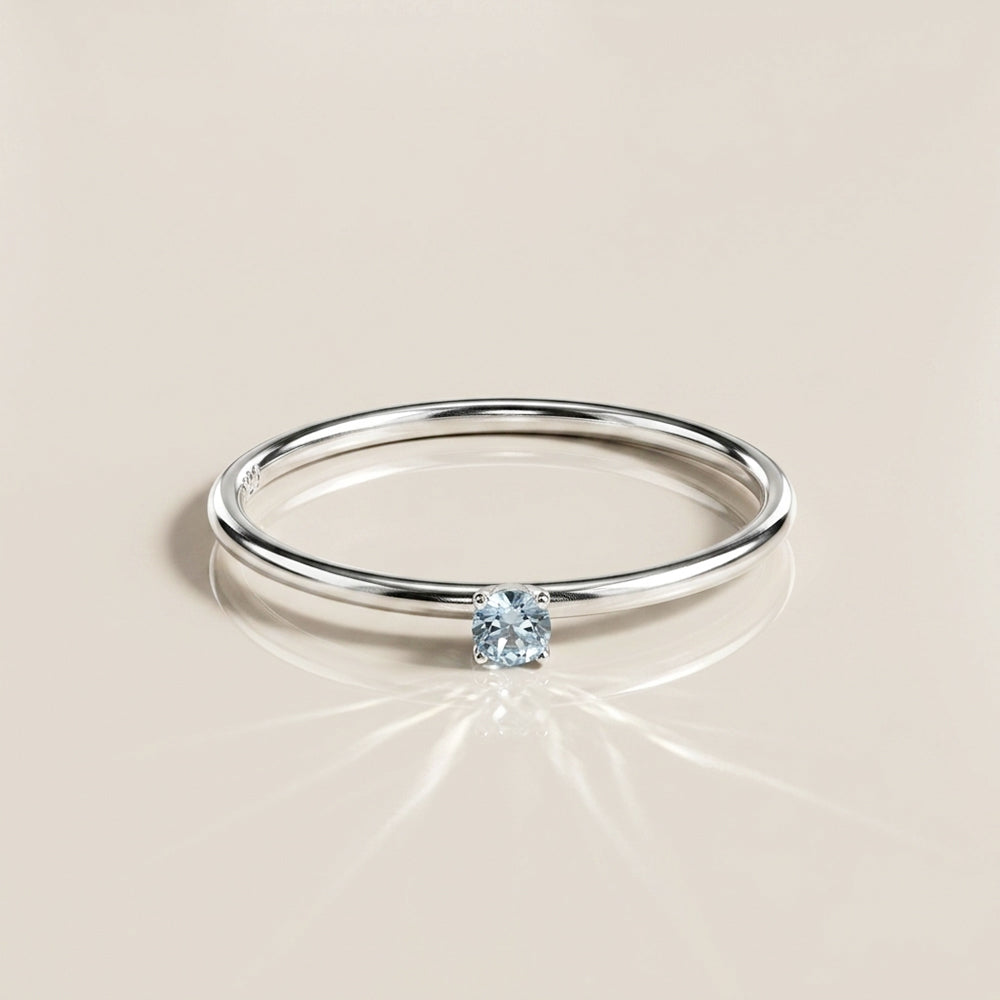 Anillo Solitario de Aquamarina en Oro Blanco de 14K