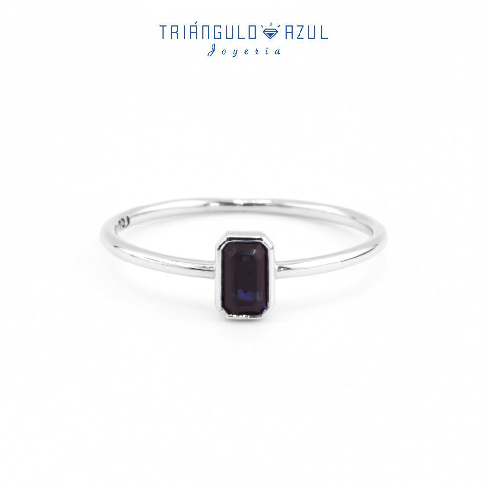 Anillo Biselado de Zafiro con 0.35 CTS Total en oro Blanco de 14K