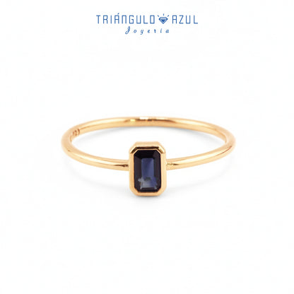 Anillo Biselado de Zafiro con 0.30 CTS Total en Oro Amarillo de 14K