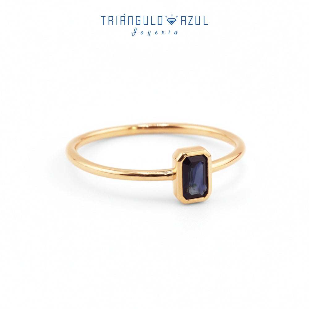 Anillo Biselado de Zafiro con 0.30 CTS Total en Oro Amarillo de 14K