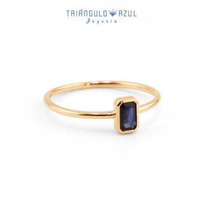 Anillo Biselado de Zafiro con 0.30 CTS Total en Oro Amarillo de 14K