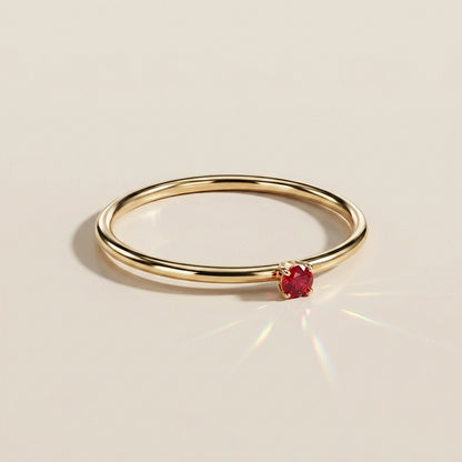 Anillo Solitario de Rubí en Oro Amarillo de 14K