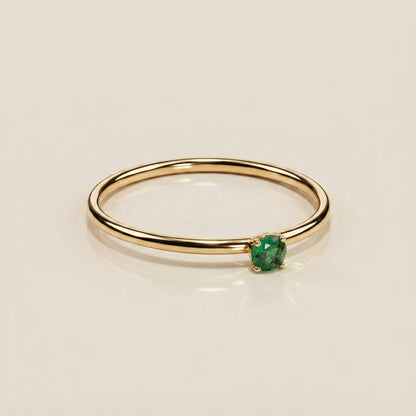 Anillo Solitario de Esmeralda en Oro Amarillo de 14K